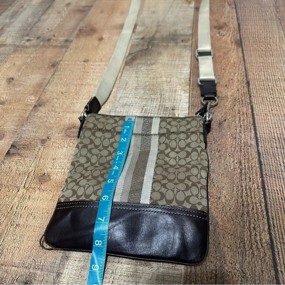 Coach signature swing n crossbody brown bag